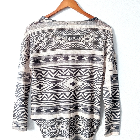 Knit tribal print top - Picture 5 of 5